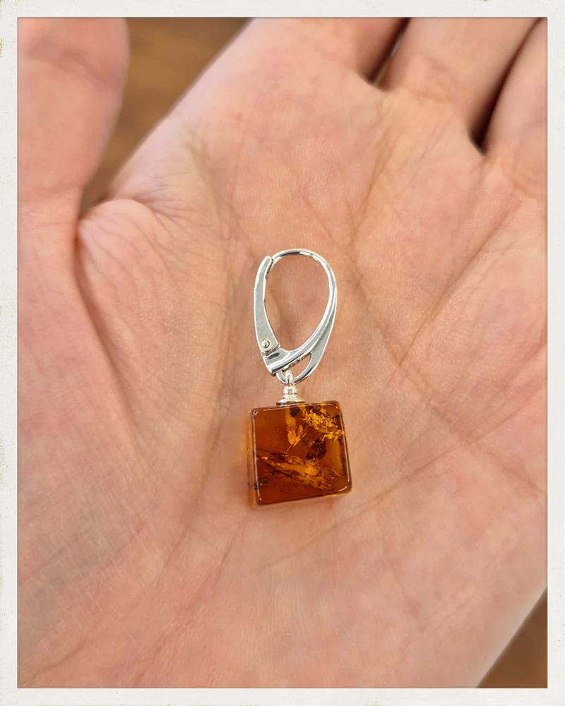 Pendientes cúbicos de ámbar y plata (EXCLUSIVO ONLINE)