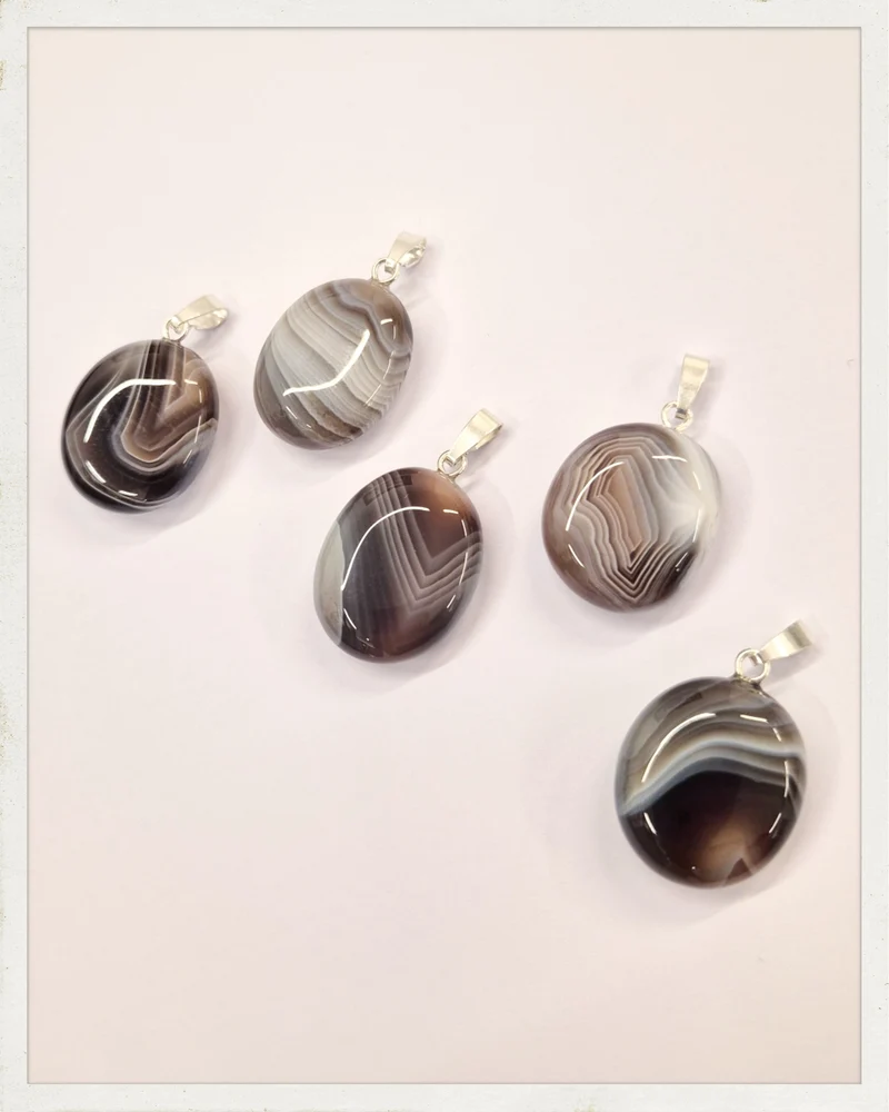 Colgante de ágata de Botsuana y plata