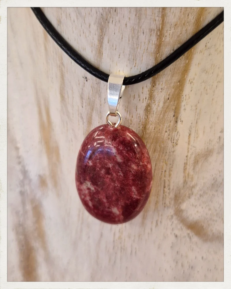 Colgante de thulita y plata