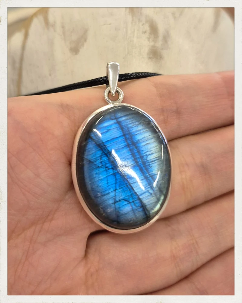 Colgante de labradorita y plata