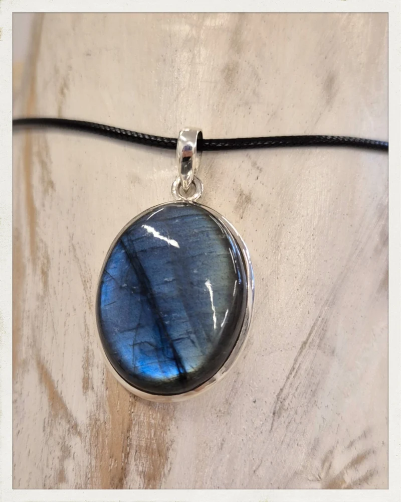 Colgante de labradorita y plata