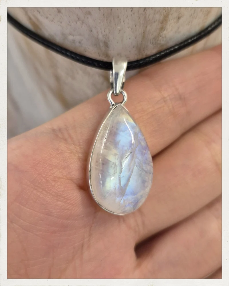 Colgante de piedra luna y plata (EXCLUSIVO ONLINE)