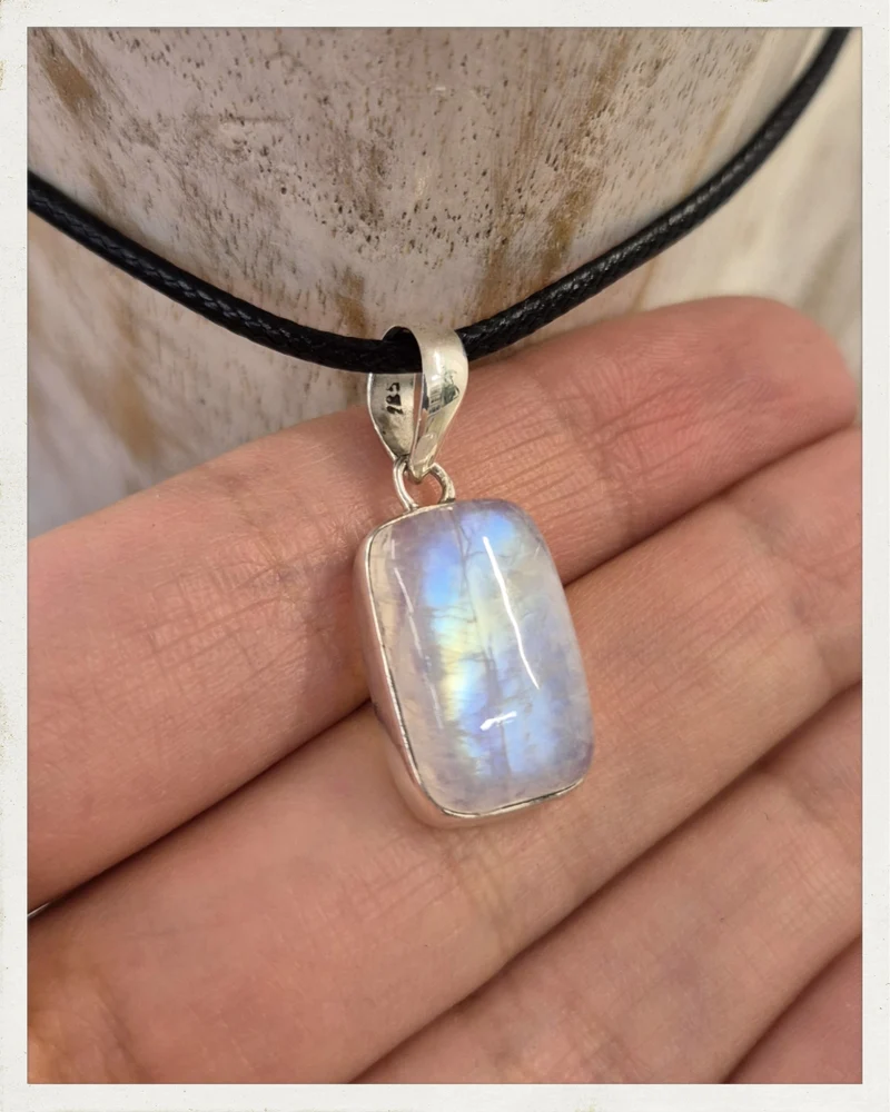 Colgante de piedra luna y plata (EXCLUSIVO ONLINE)