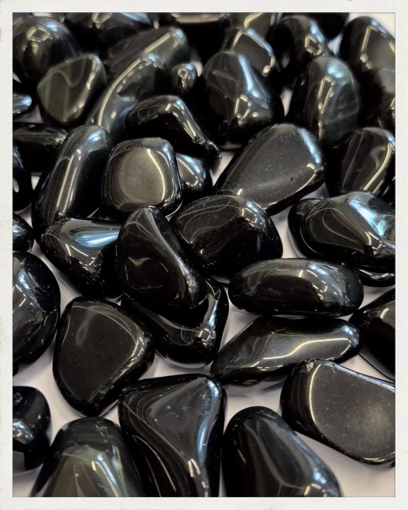 Rodado de obsidiana terciopelo