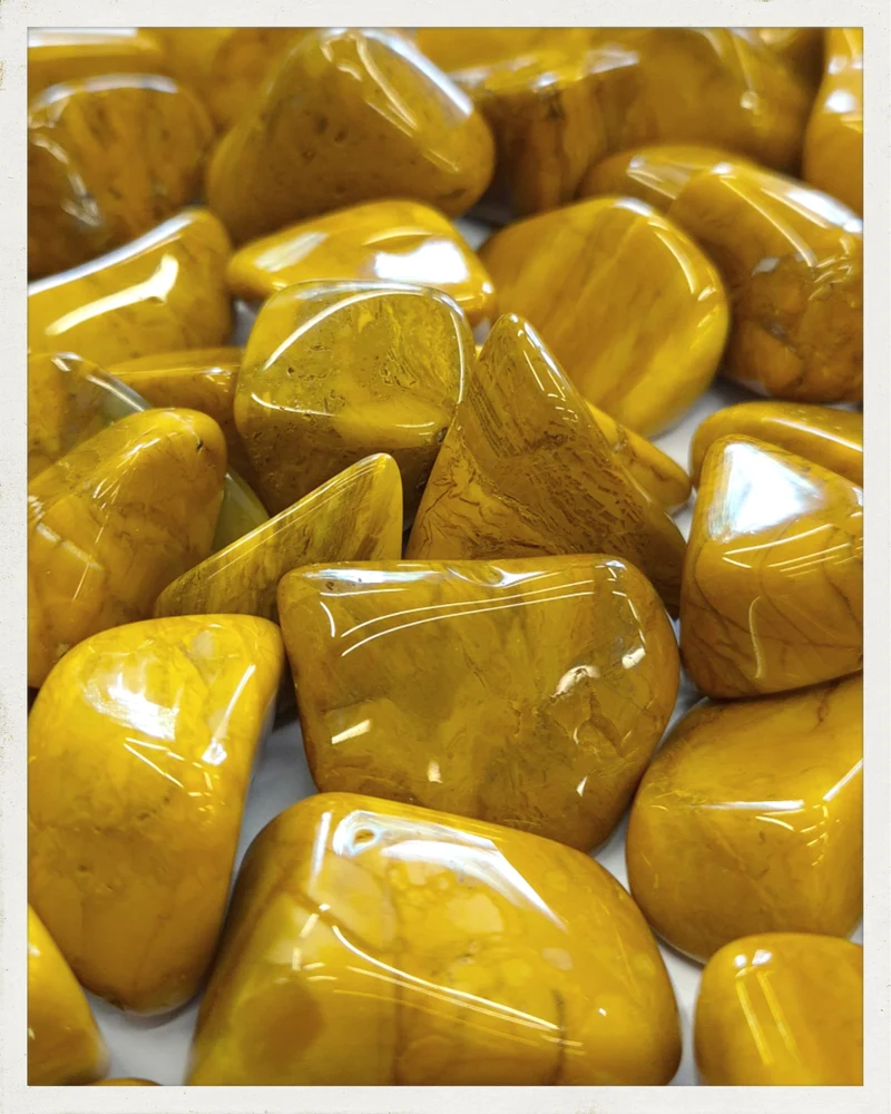 Rodado de jaspe amarillo