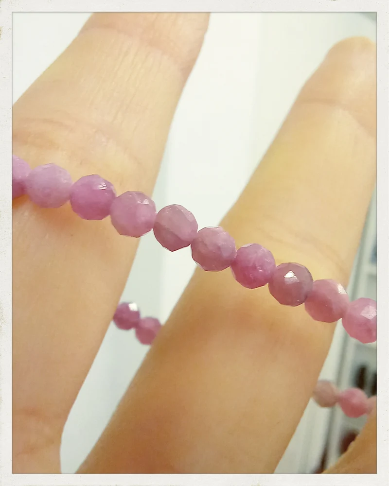 Pulsera de turmalina rosa (Bola facetada de 4 mm.) (EXCLUSIVO ONLINE)