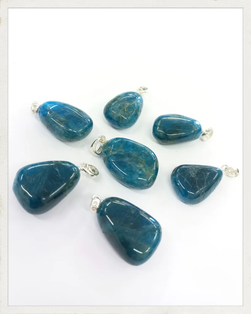 Colgante de apatito azul y plata (EXCLUSIVO ONLINE)