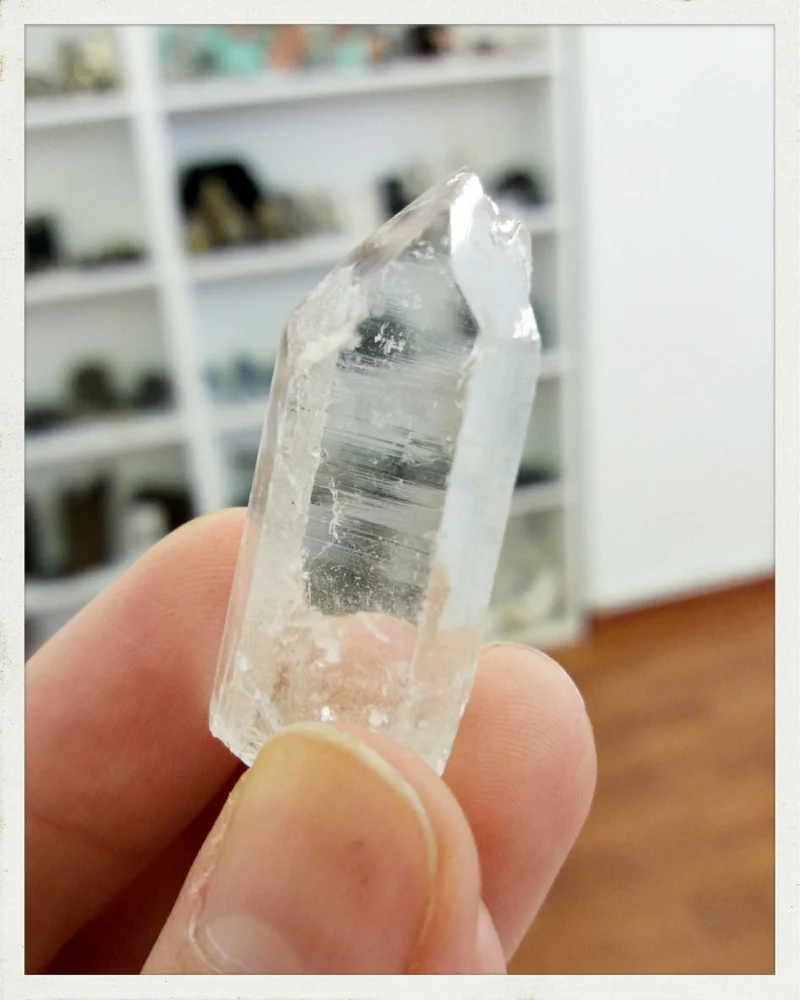 Puntas naturales de cuarzo cristal de roca (Varios tamaños disponibles)