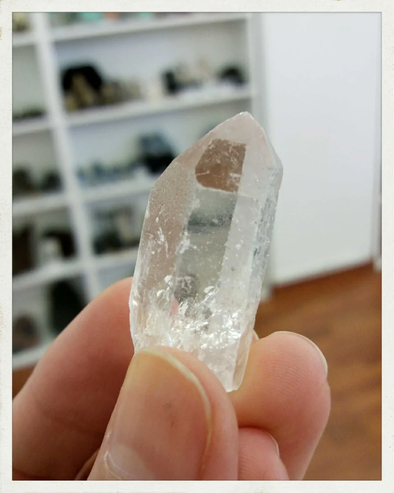 Puntas naturales de cuarzo cristal de roca (Varios tamaños disponibles)