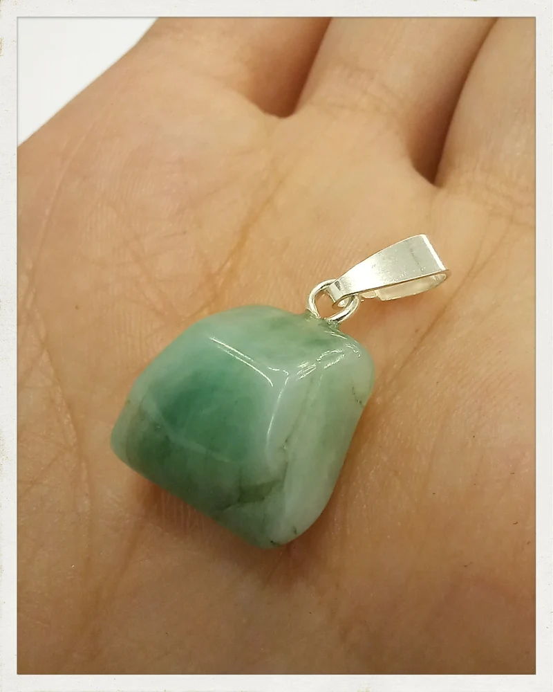 Colgante de esmeralda y plata