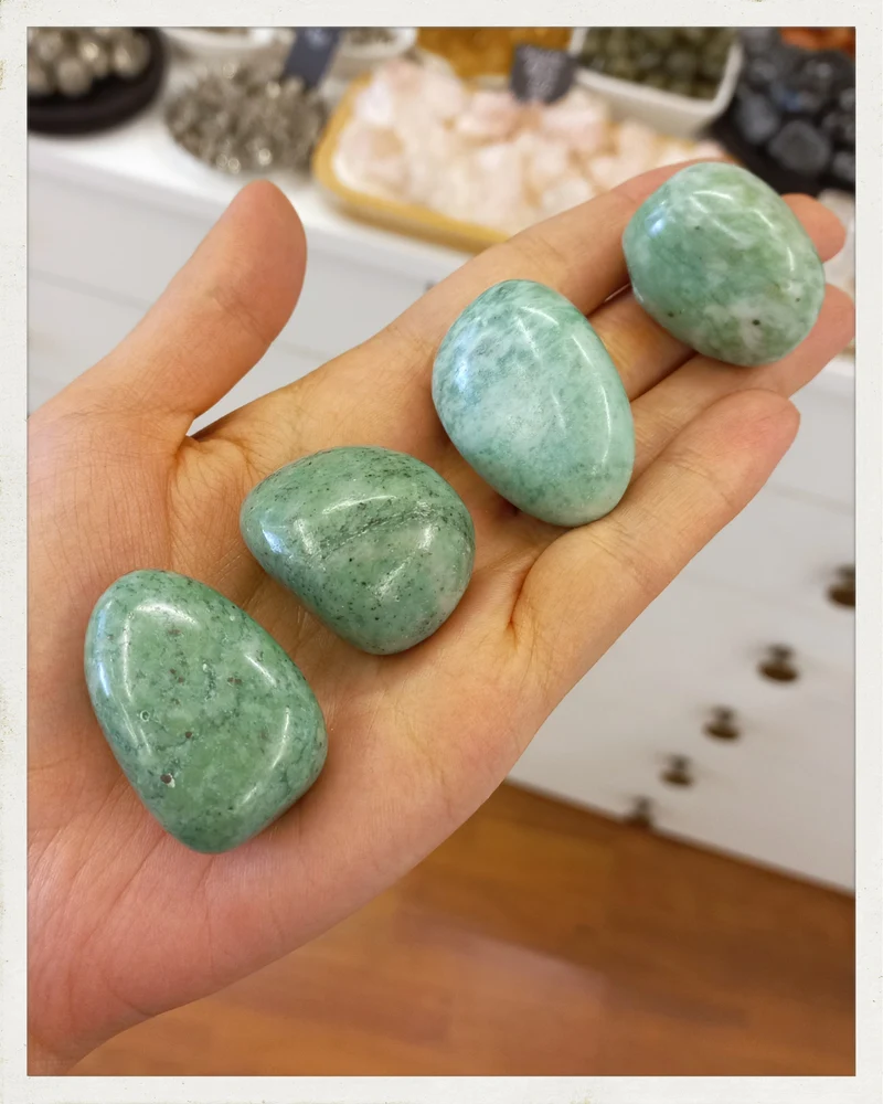 Rodado de jade jadeíta grande