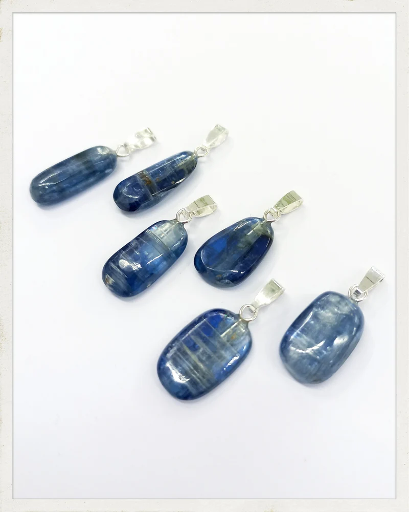 Colgante de cianita (Calidad EXTRA) y plata (EXCLUSIVO ONLINE)