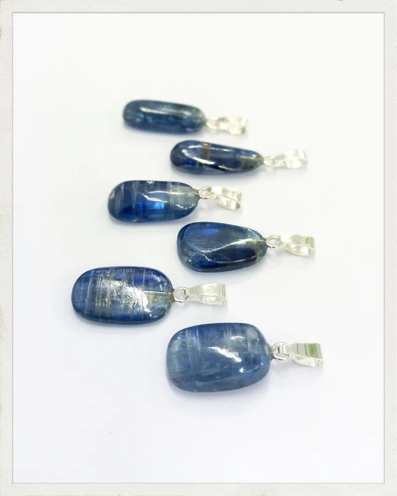 Colgante de cianita (Calidad EXTRA) y plata (EXCLUSIVO ONLINE)