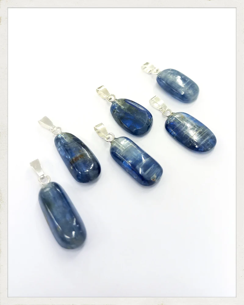 Colgante de cianita (Calidad EXTRA) y plata (EXCLUSIVO ONLINE)