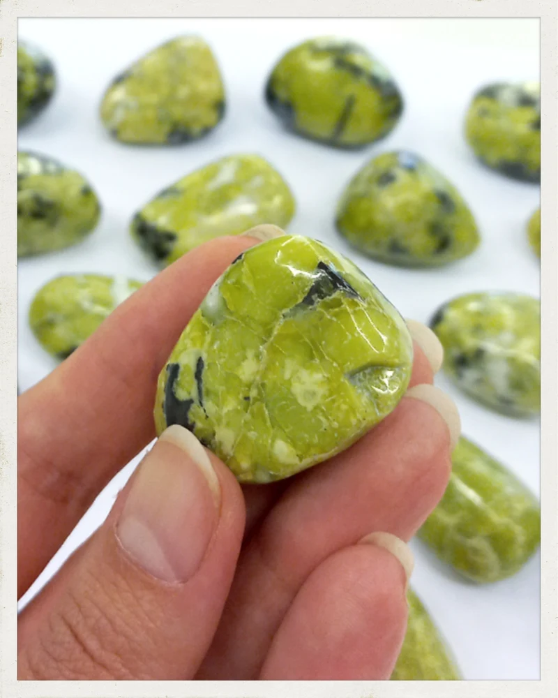 Rodado de lizardita (Variedad de serpentina)