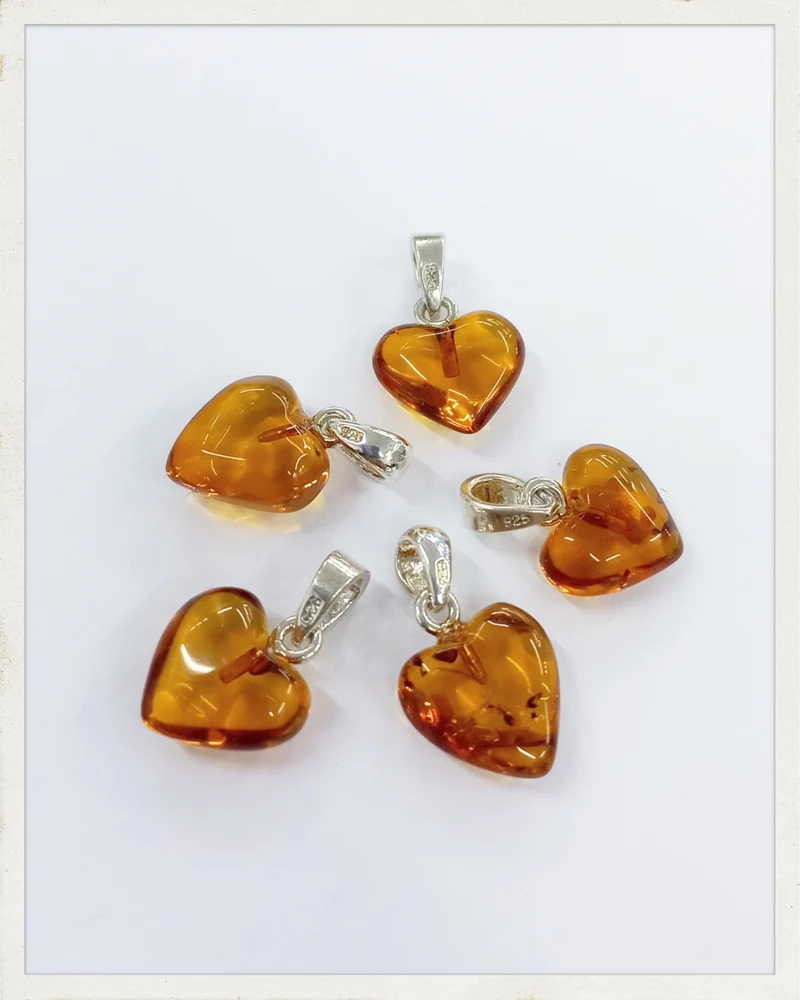 Colgante corazón mini de ámbar y plata