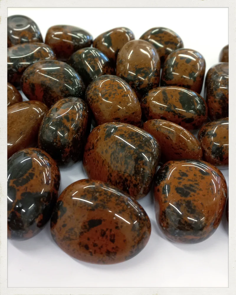 Rodado de obsidiana caoba