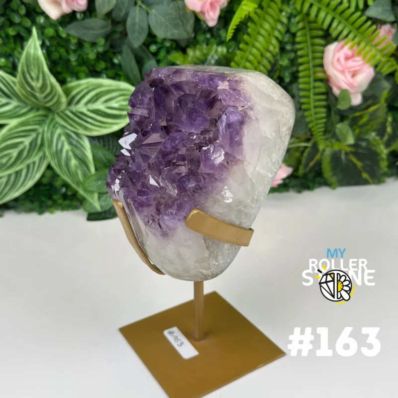Geoda de amatista sobre soporte de oro n.° 163