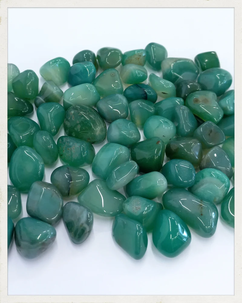 Rodado de ágata verde (teñida) mini