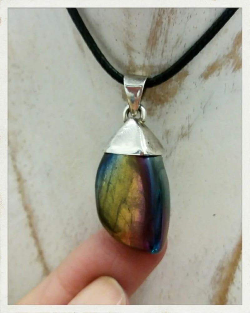 Colgante de cuarzo aura titanio y plata