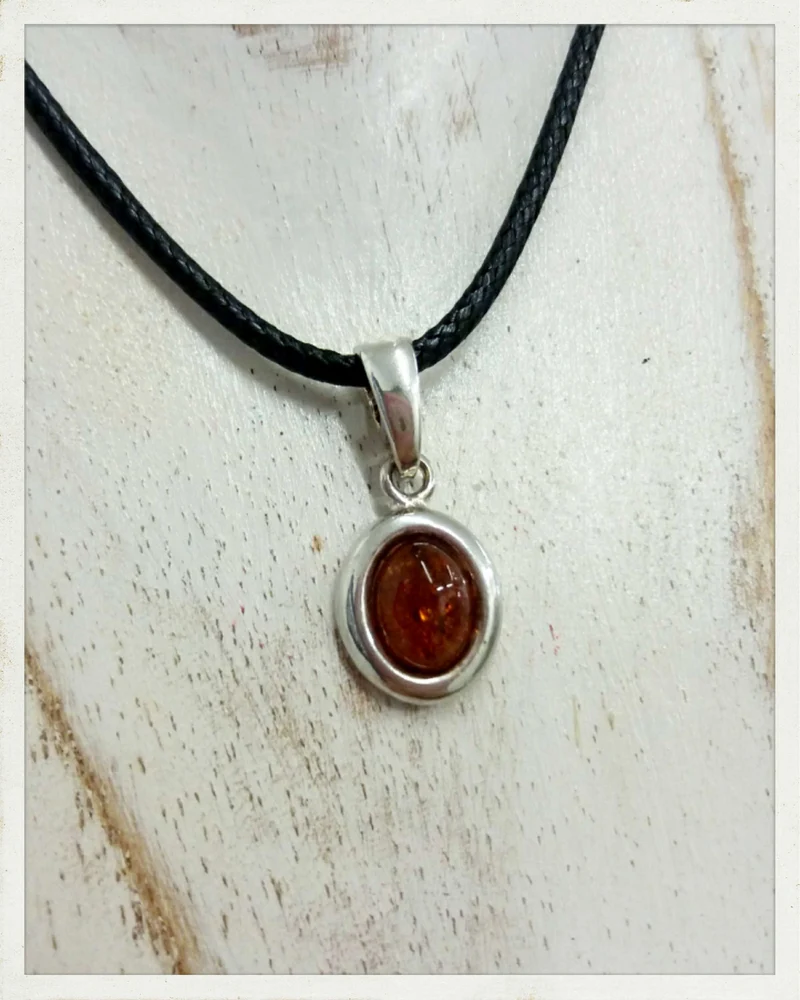 Colgante de ámbar y plata