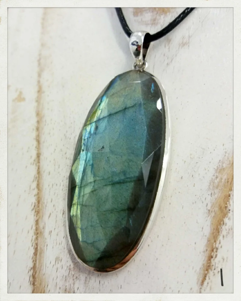 Colgante de labradorita y plata (EXCLUSIVO ONLINE)