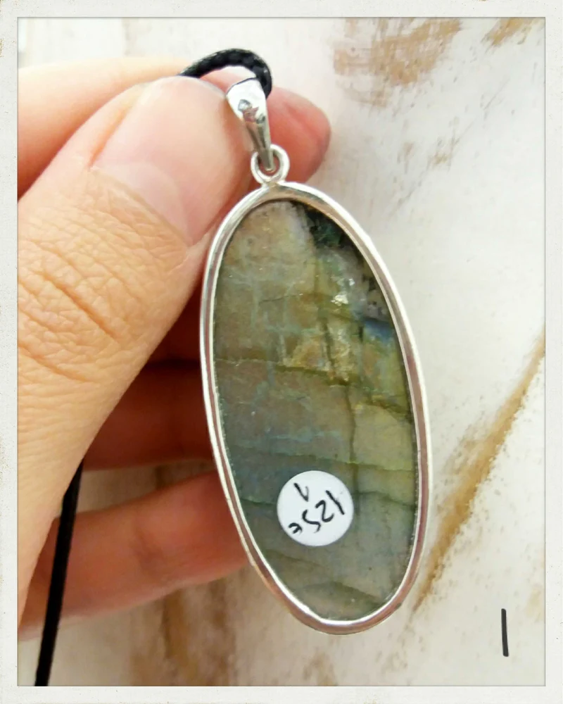 Colgante de labradorita y plata (EXCLUSIVO ONLINE)