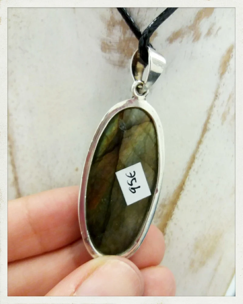 Colgante de labradorita y plata (EXCLUSIVO ONLINE)