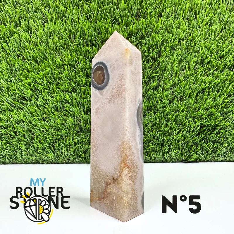 Piedra puntiaguda rectangular con flor de ágata
