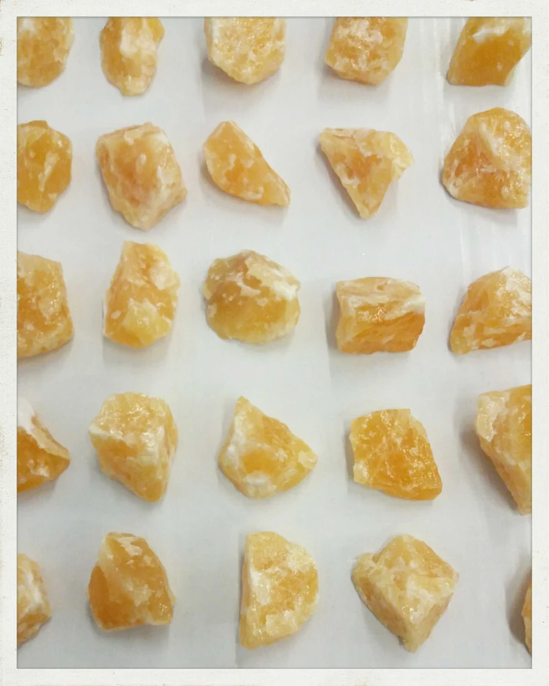 Calcita naranja (en bruto)