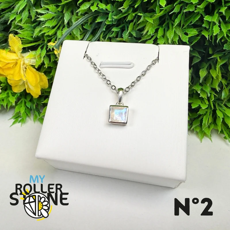 Colgante facetado de piedra lunar arcoíris en plata de ley 925 – 7RM