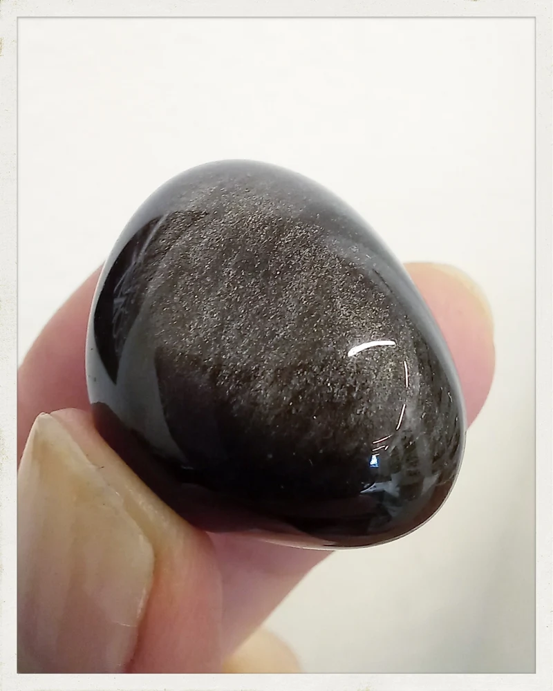 Rodado de obsidiana plateada