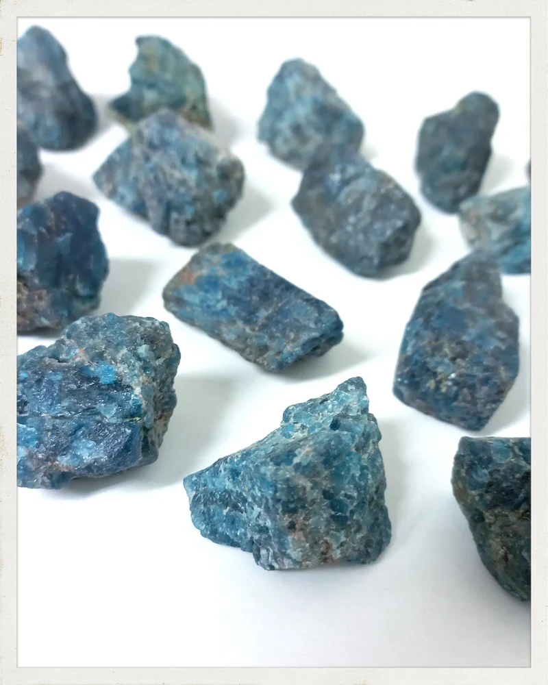 Apatito azul en bruto