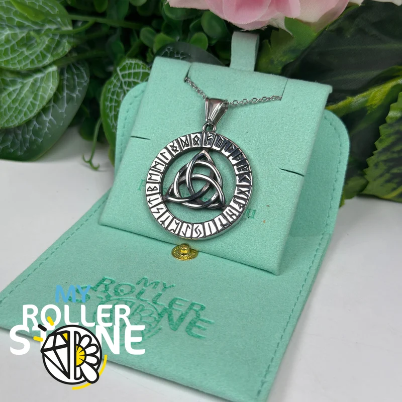 Colgante Vikingo Triquetra y Runas