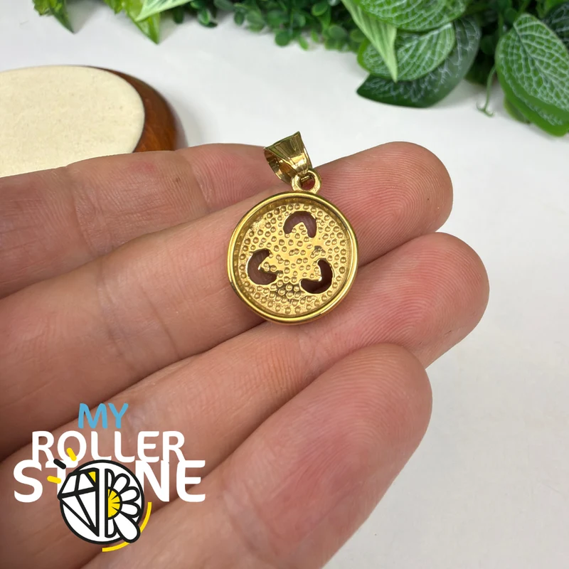 Colgante Triquetra Celta de Oro – Nudo de la Trinidad