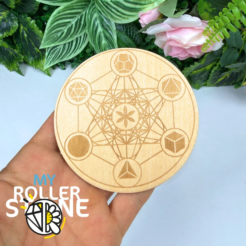 Cubo de Metatrón grabado en madera