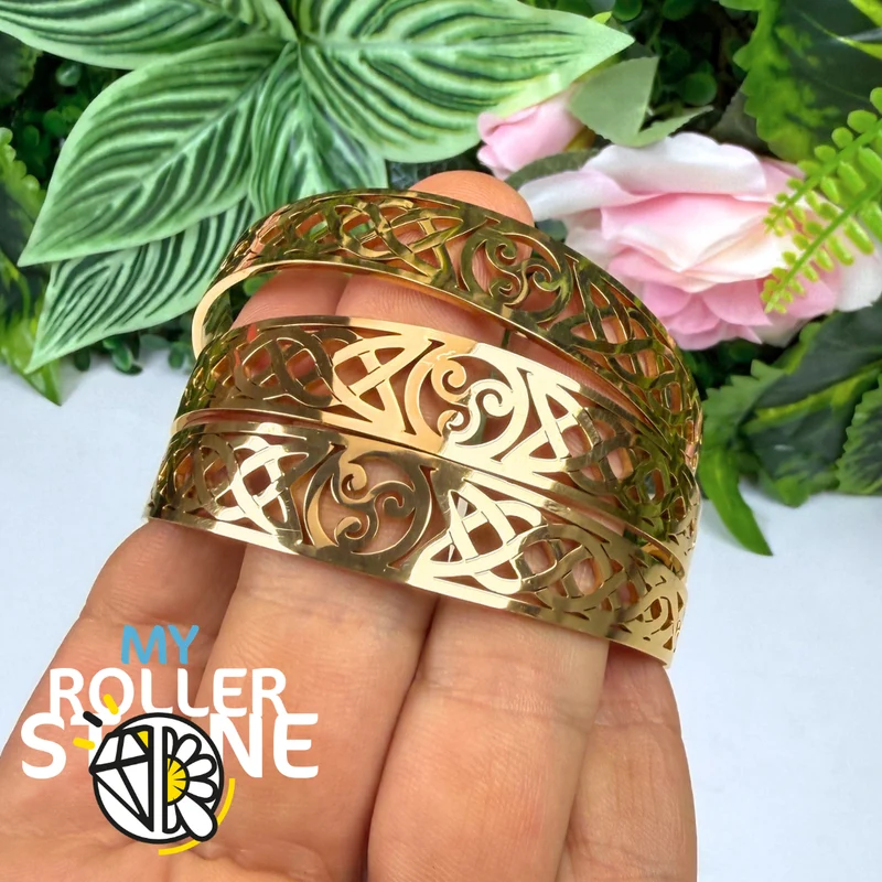 Brazalete celta de oro – Nudo de bruja y Trinidad