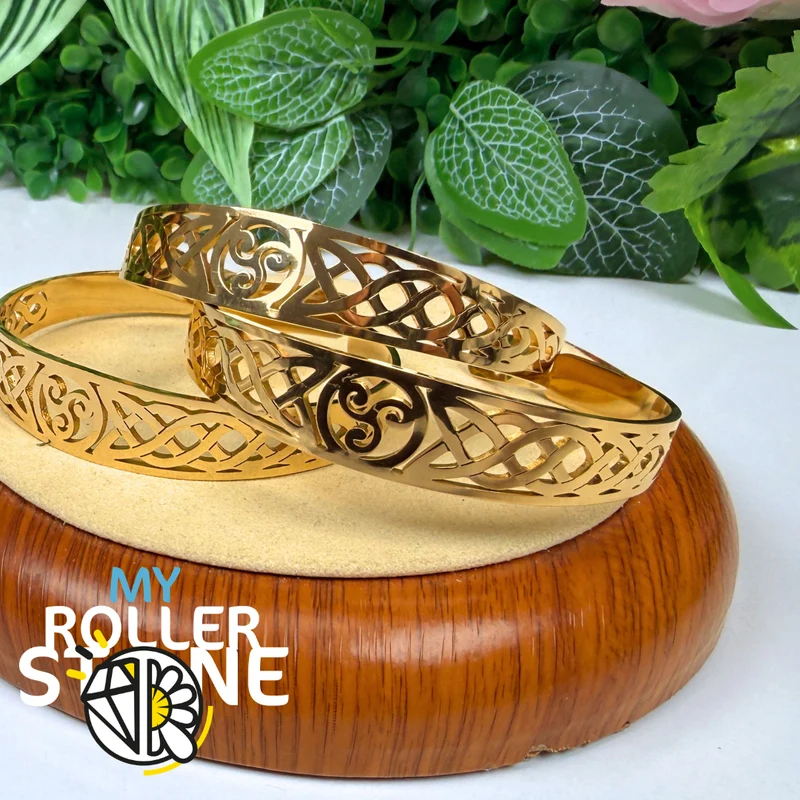 Brazalete celta de oro – Nudo de bruja y Trinidad