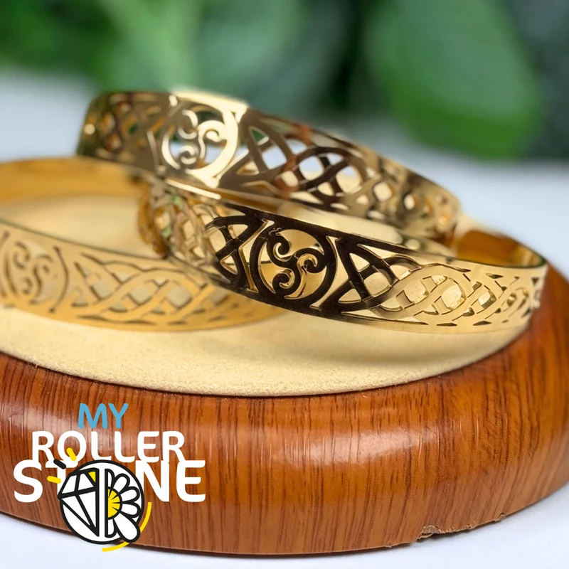 Brazalete celta de oro – Nudo de bruja y Trinidad
