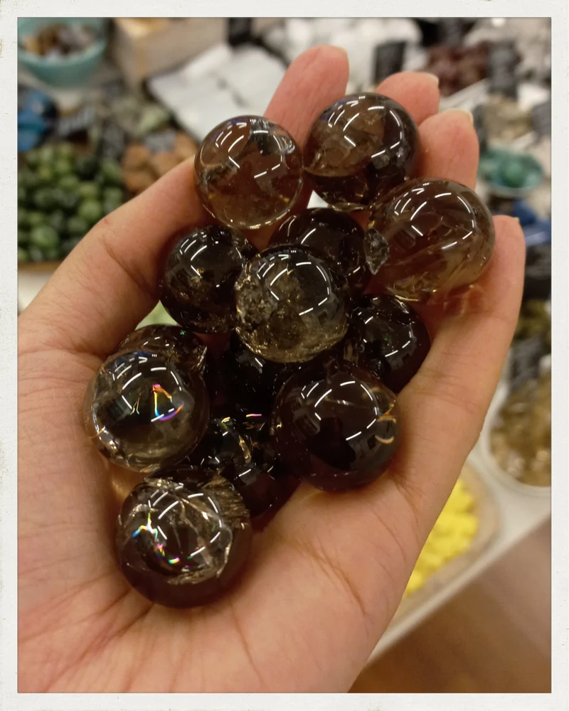 Esfera de cuarzo ahumado pequeña (EXCLUSIVO ONLINE)