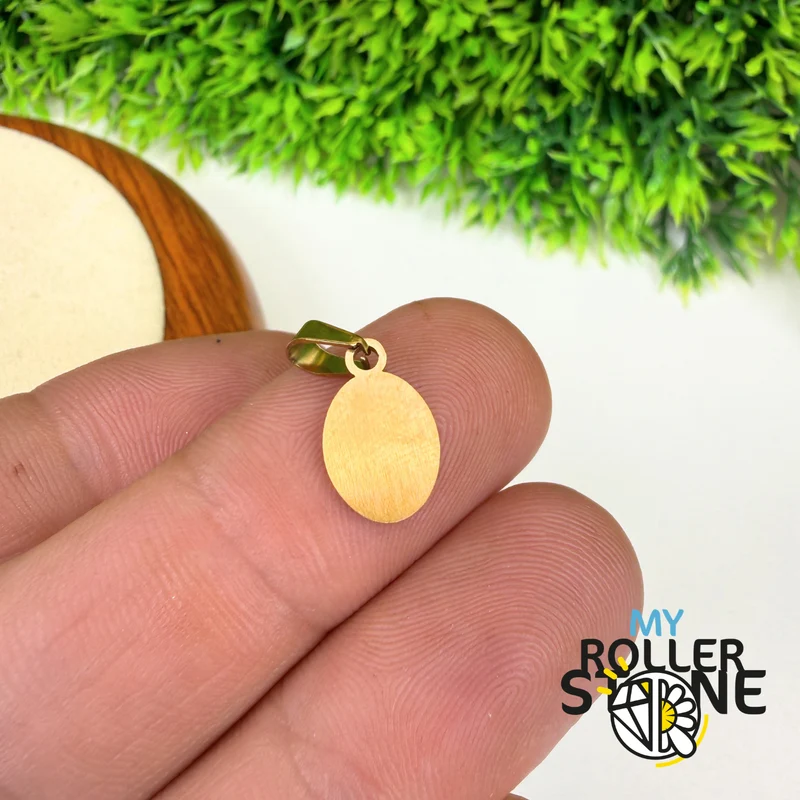 Colgante con medalla de Nuestra Señora de Guadalupe – Acero inoxidable chapado en oro