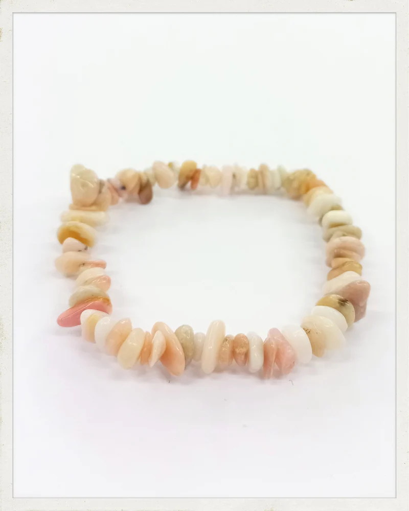 Pulsera de chips de ópalo rosa