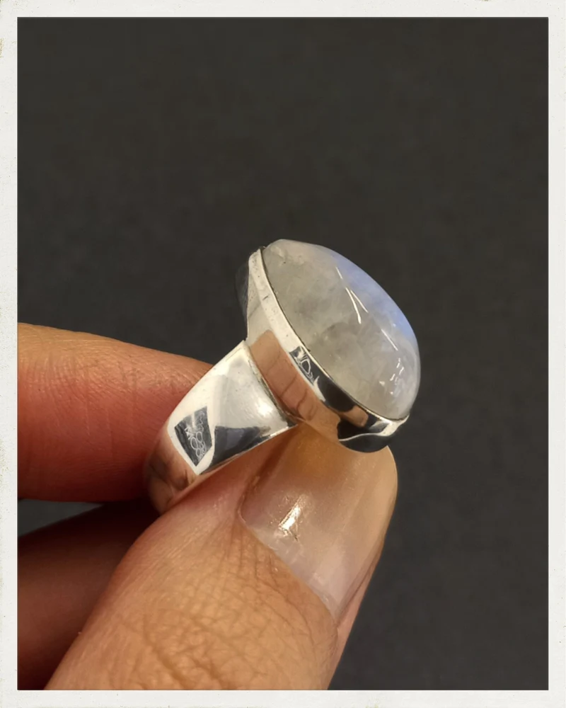 Sortija de piedra luna y plata (EXCLUSIVO ONLINE)