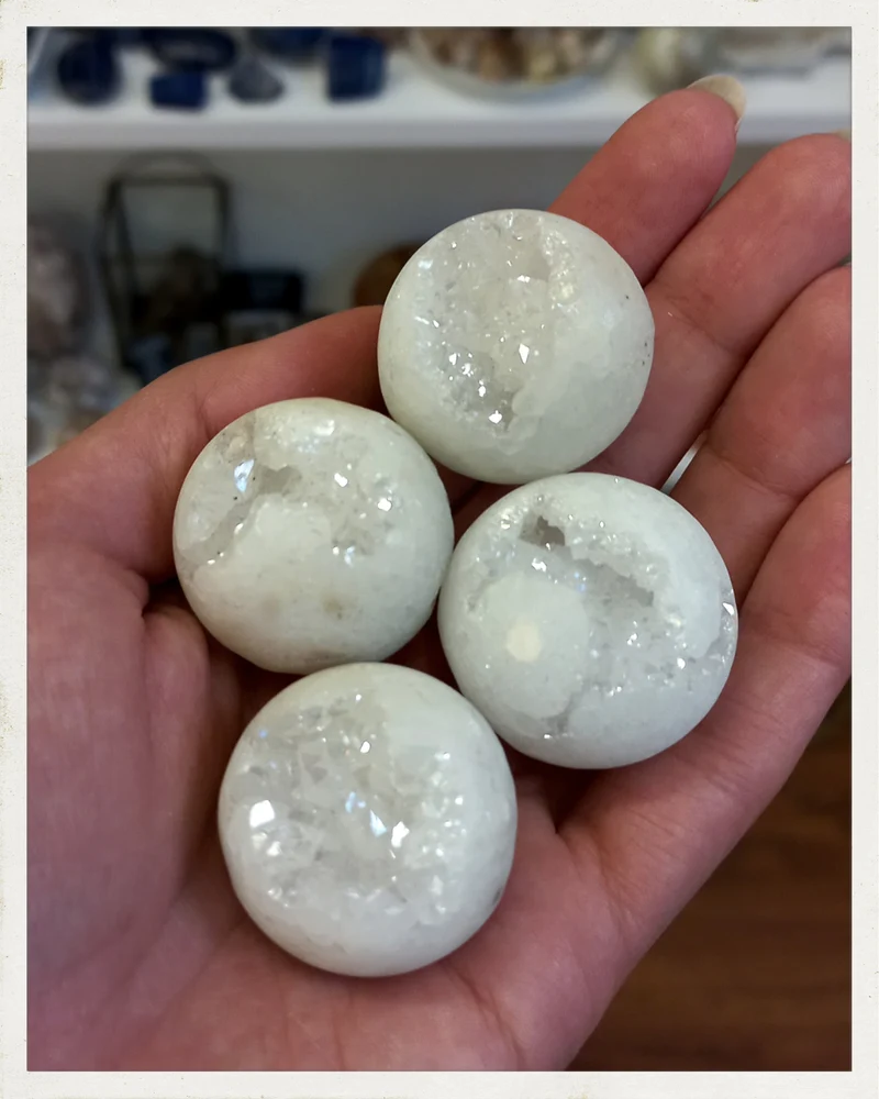 Esfera de cuarzo ángel aura (tratado) (EXCLUSIVO ONLINE)