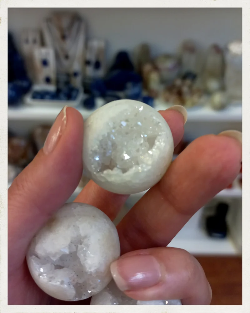 Esfera de cuarzo ángel aura (tratado) (EXCLUSIVO ONLINE)
