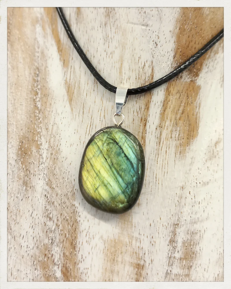 Colgante de labradorita y plata (EXCLUSIVO ONLINE)