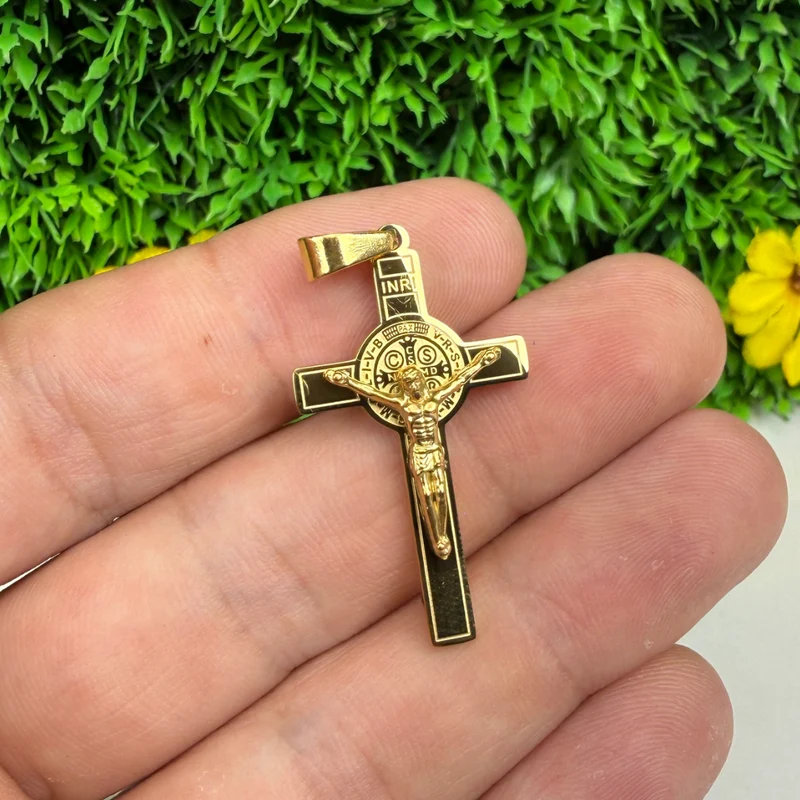 Colgante con cruz de Jesús de acero inoxidable 304 chapado en oro