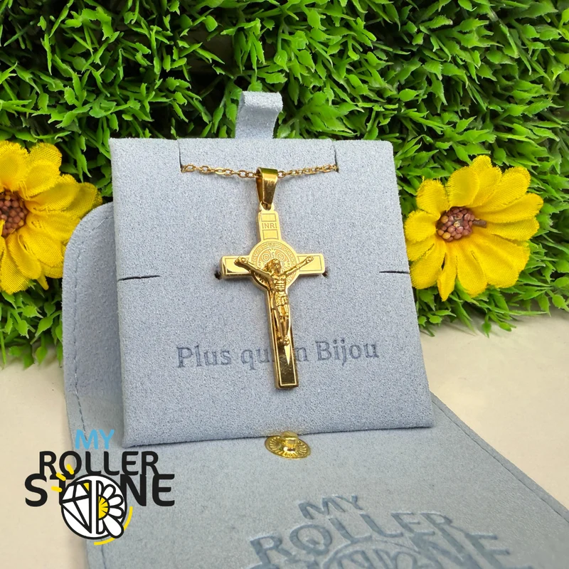 Colgante con cruz de Jesús de acero inoxidable 304 chapado en oro