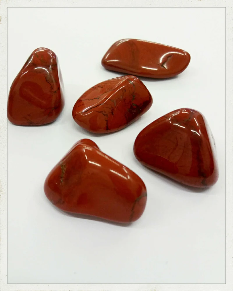 Rodado de jaspe rojo (grande)
