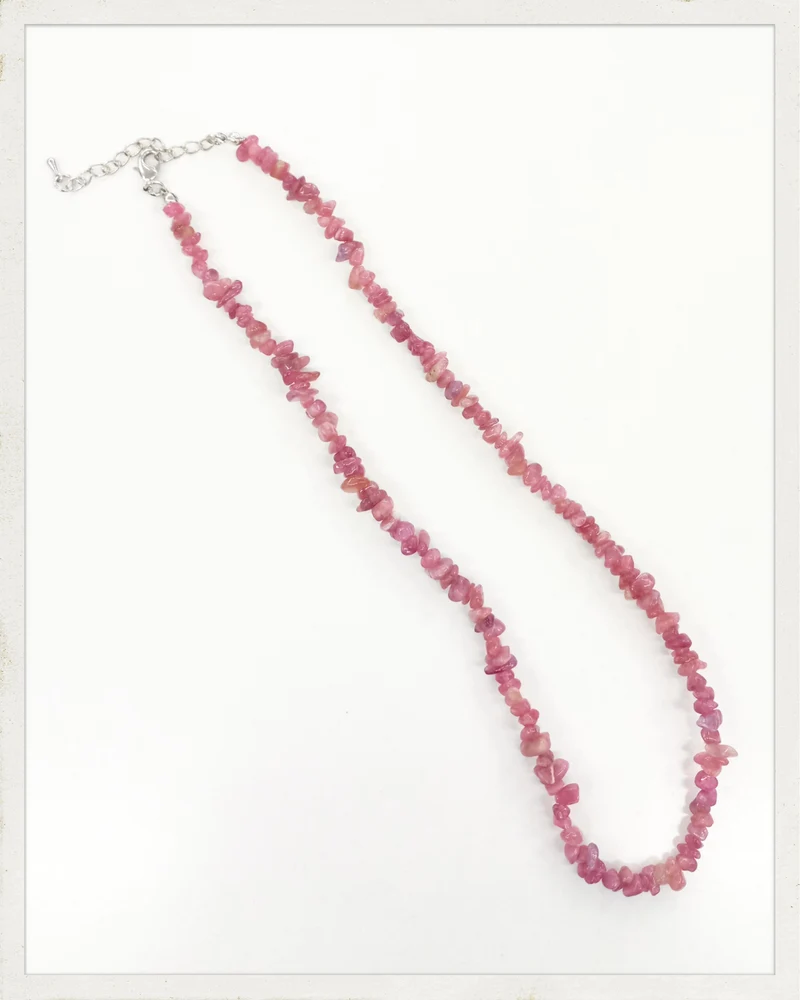 Collar de chips de turmalina rosa
